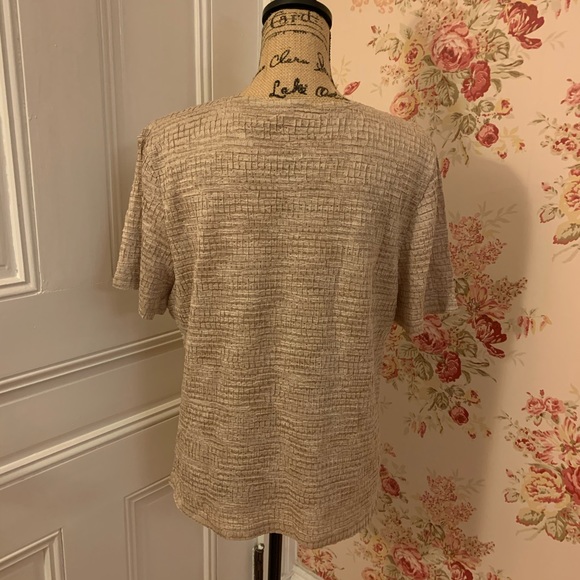 🍒 Tan Textured Blouse- JM Collection - Picture 3 of 5